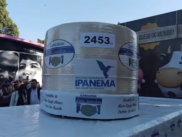 Maior queijo do mundo é produzido em Ipanema/MG