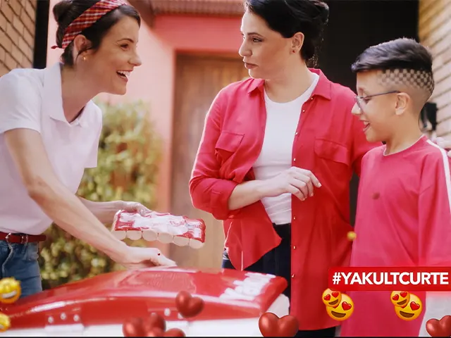 Campanha publicitária da Yakult destaca leites fermentados